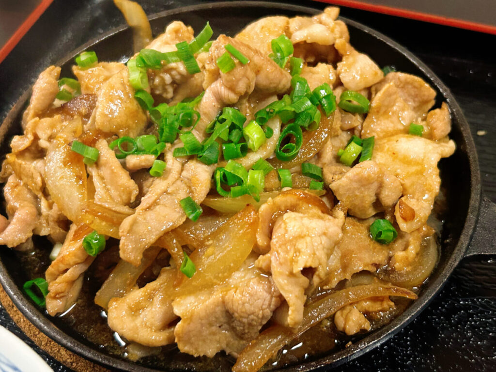 小料理お多福 豚バラ焼定食写真