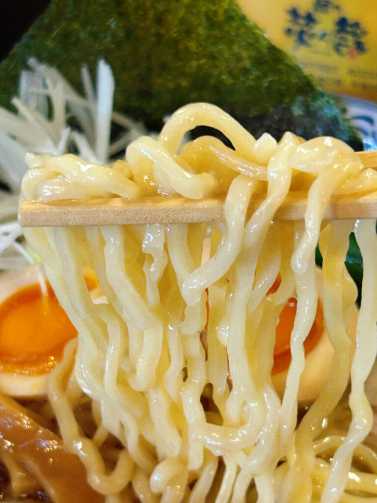 炊く蔵中華 炊く蔵中華そば写真 麺