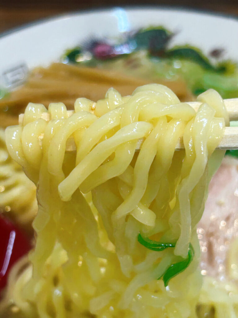 麺やあくつ 白しょうゆラーメン大盛写真