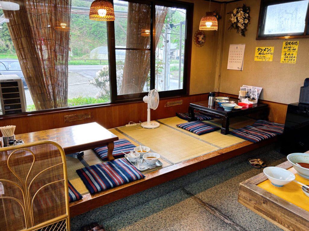 宝来食堂 店内の雰囲気