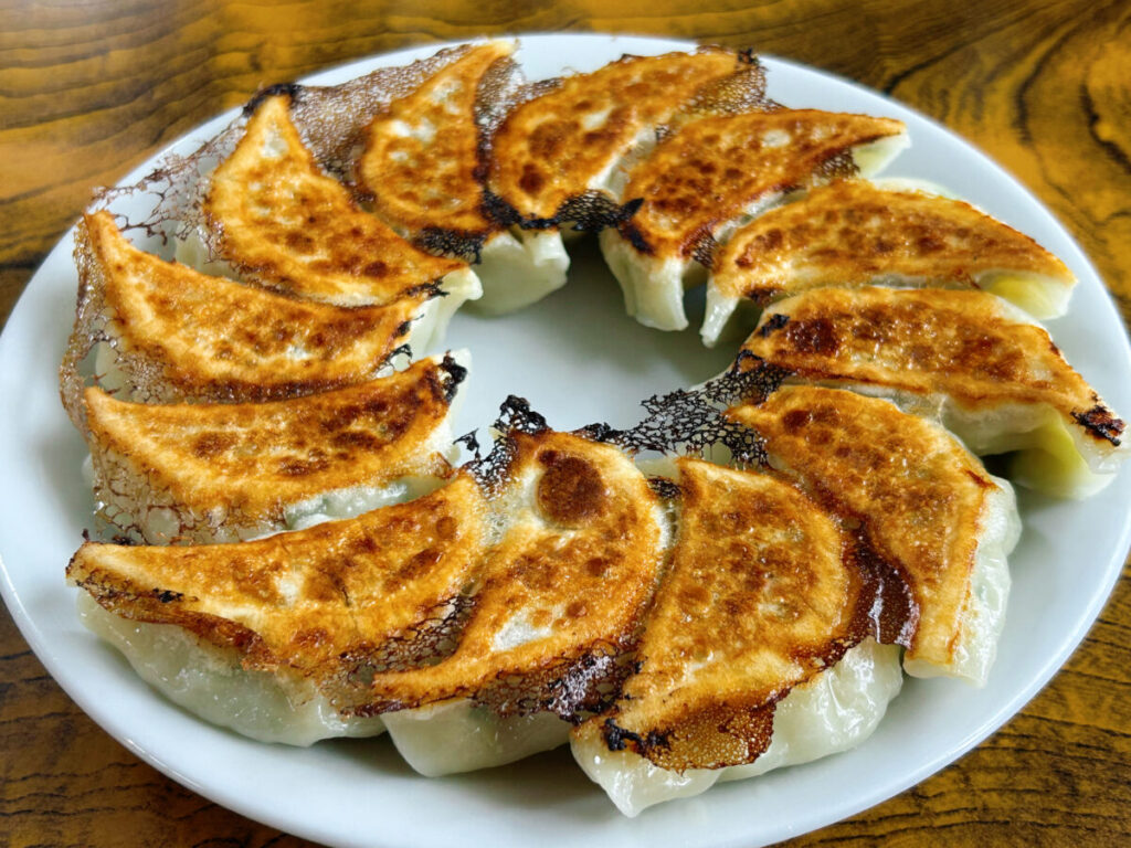 宝来食堂 手作りギョーザ写真