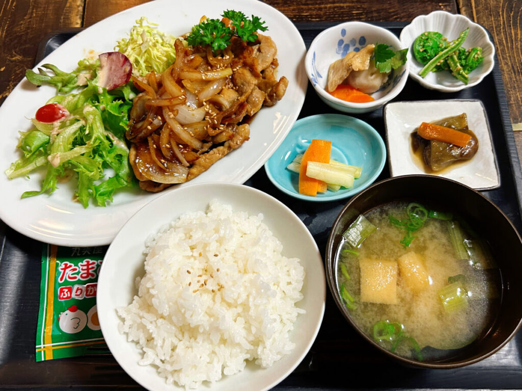 酒処ハチヤ 豚焼肉定食写真