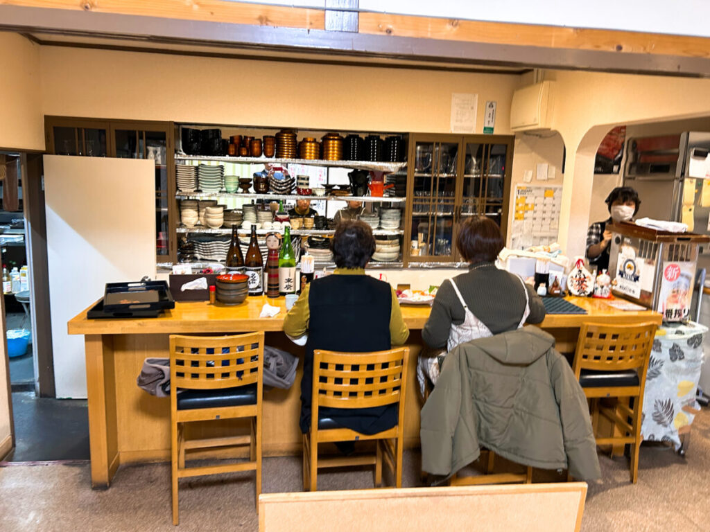 丑若丸（うしわかまる）店内の雰囲気