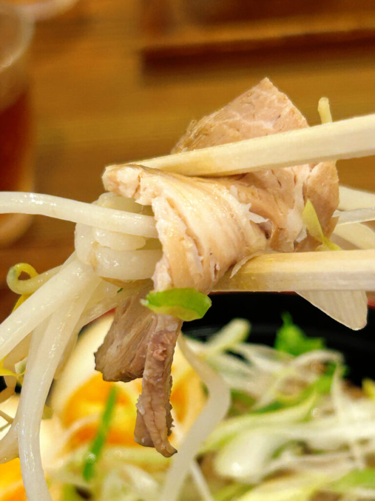 DECCORA(デッコラ)チャーシュー丼(日替わりメニュー)写真