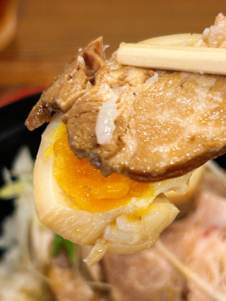 DECCORA(デッコラ)チャーシュー丼(日替わりメニュー)写真