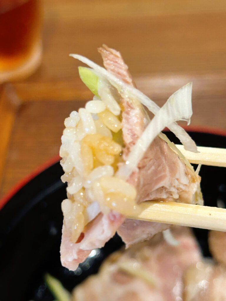DECCORA(デッコラ)チャーシュー丼(日替わりメニュー)写真