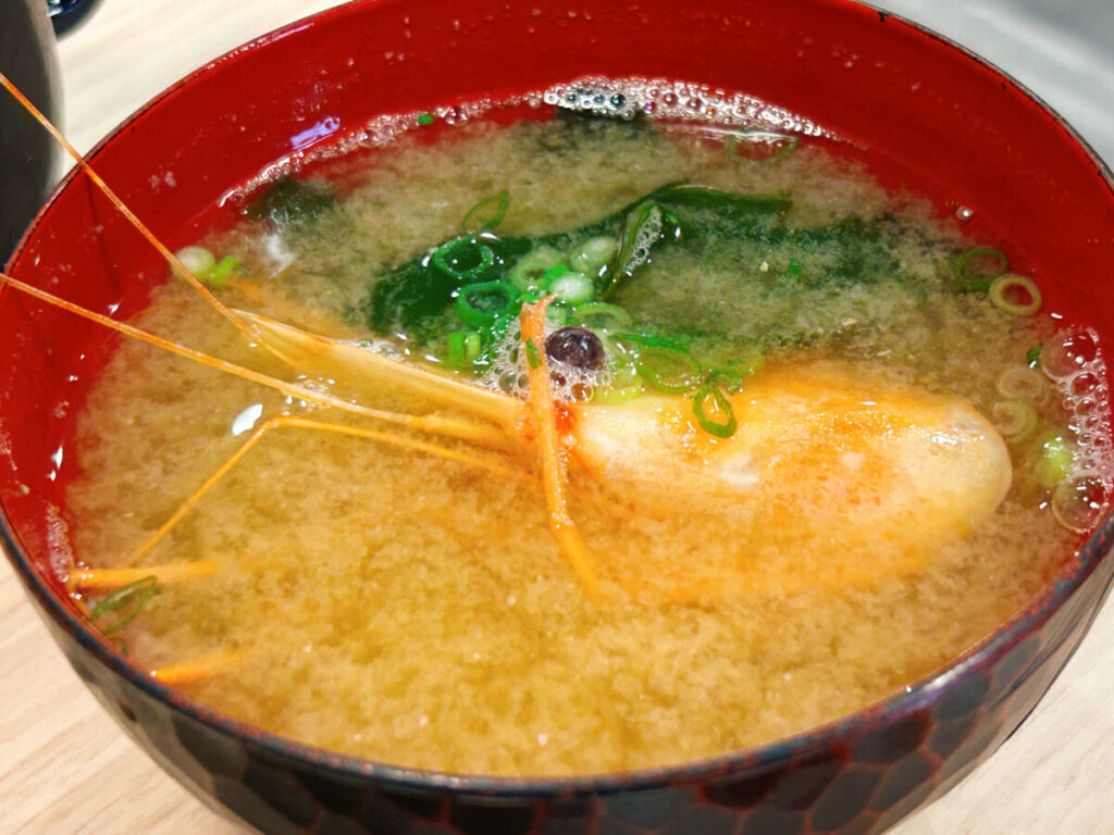 亀鶴寿司　まんぷく寿し　味噌汁　
写真