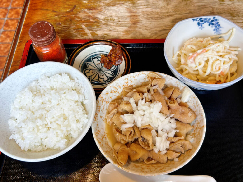 ブルドック もつ煮込みラーメンセット
