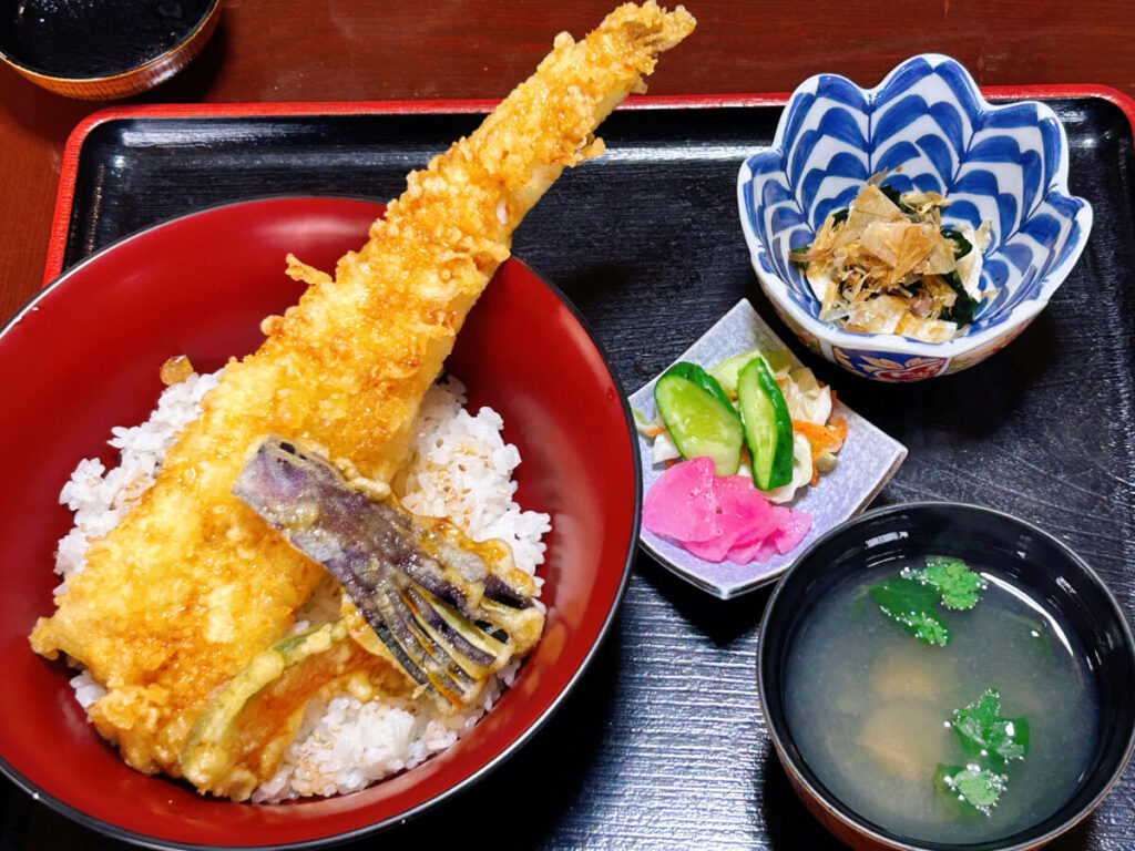お食事処 芳登里(ほとり) アナゴ天丼写真