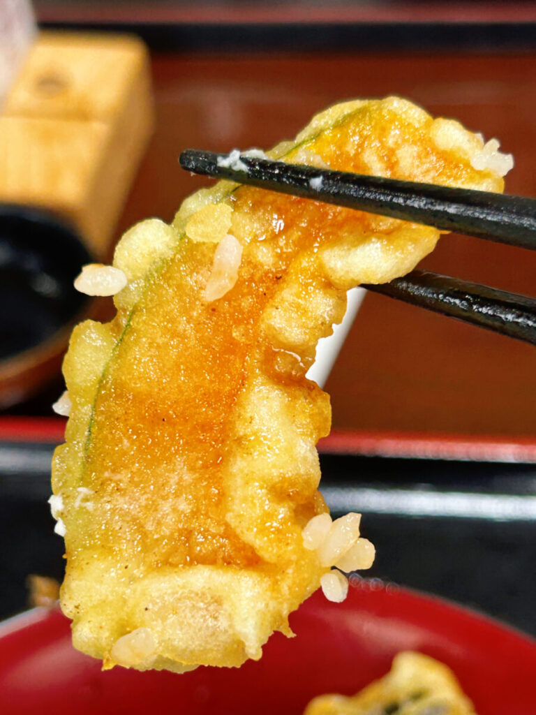 お食事処 芳登里(ほとり) アナゴ天丼