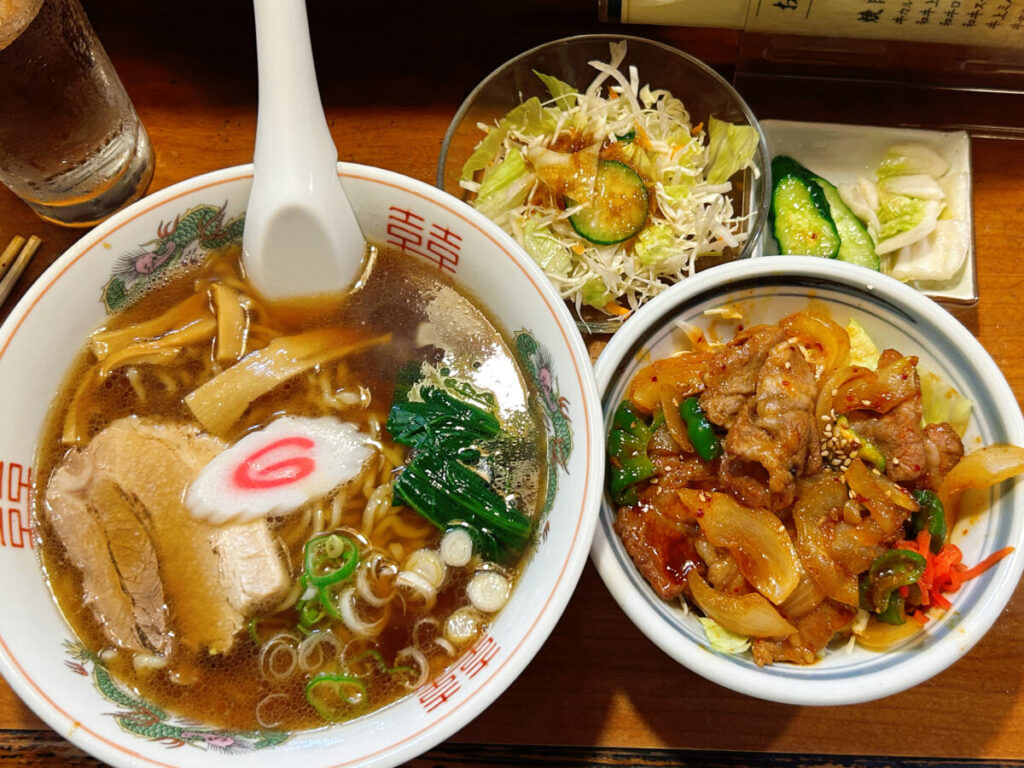 弘竜(こうりゅう)ラーメン+焼肉丼セット