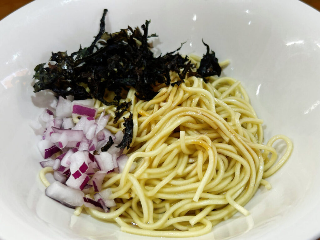 彩麺 春日遅遅 純煮干&和え玉にぼし(ハーフ)