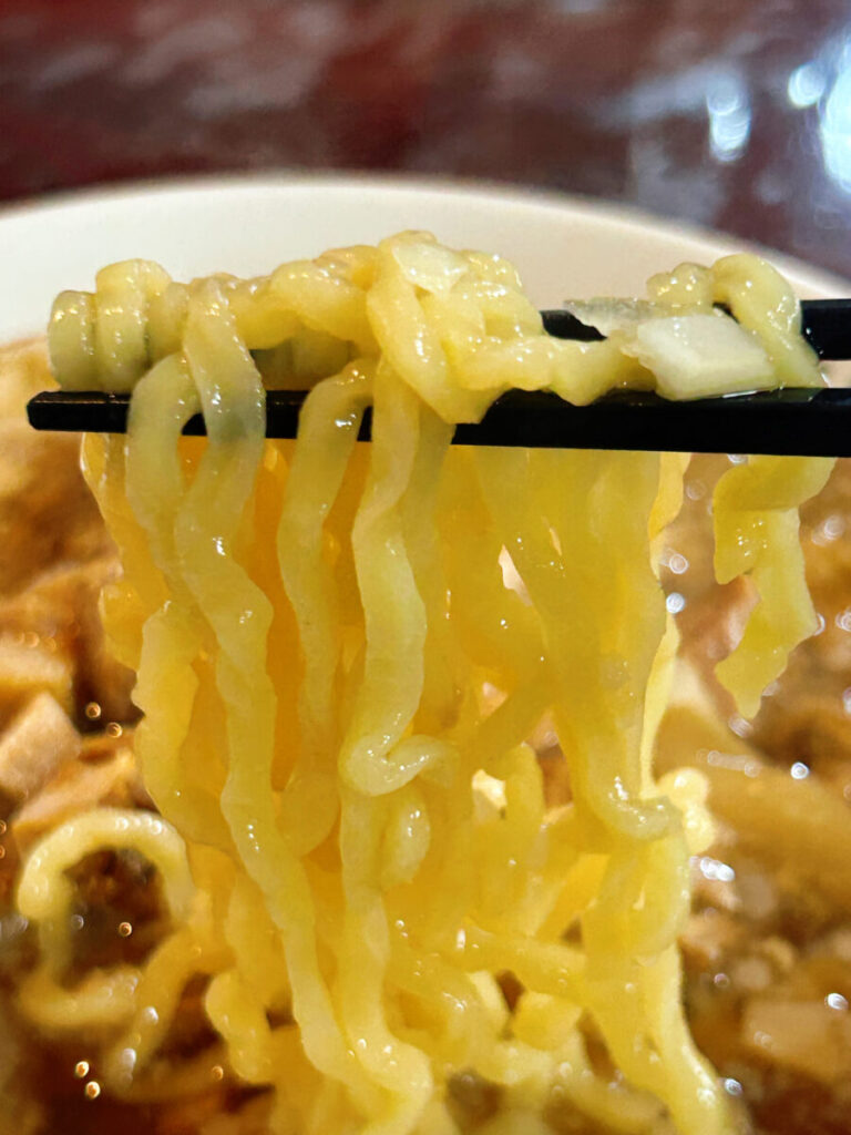 めん処 縁 限定しょう油ラーメン ライス 写真