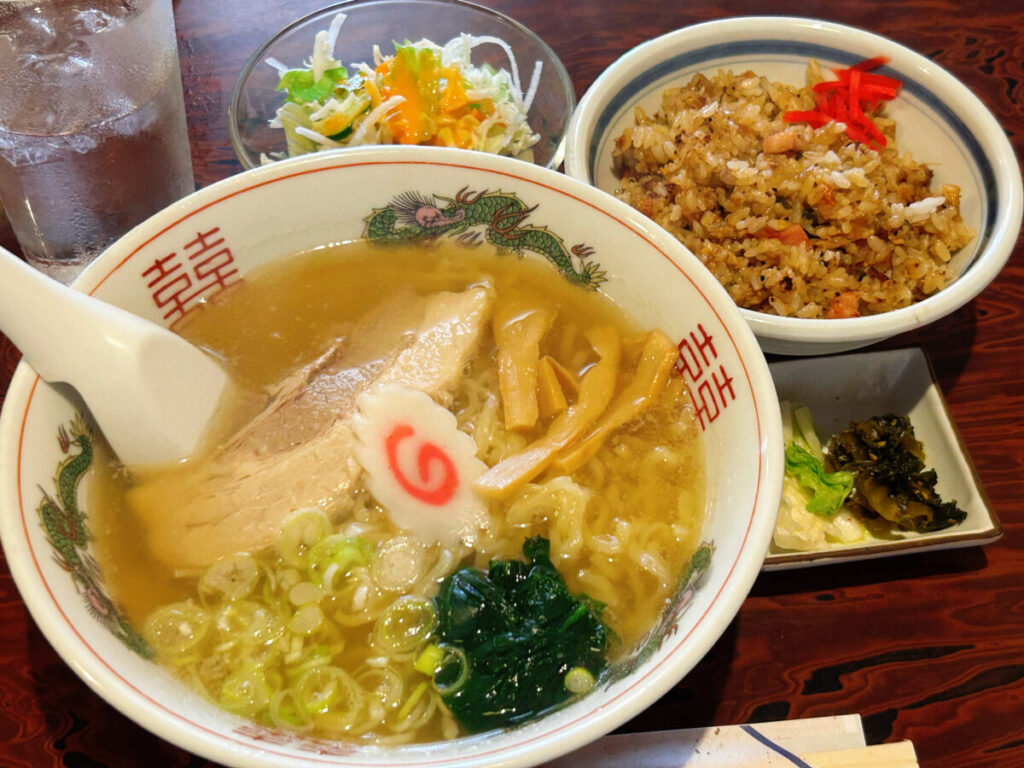 居酒屋弘竜 しおラーメン ミニチャーハンセット