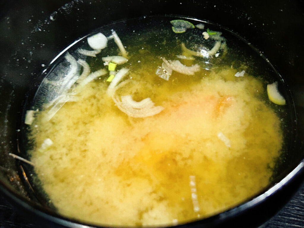 亀井鮨 ちらし寿司 （大） 味噌汁