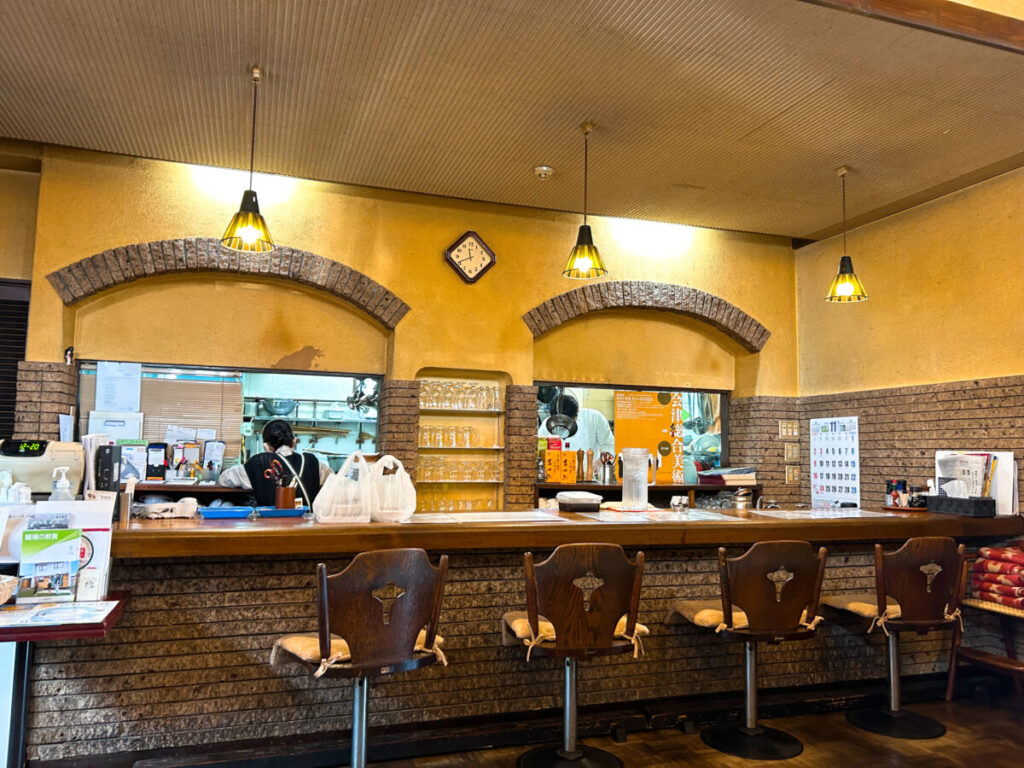 キッチン瓦 店内 雰囲気 写真