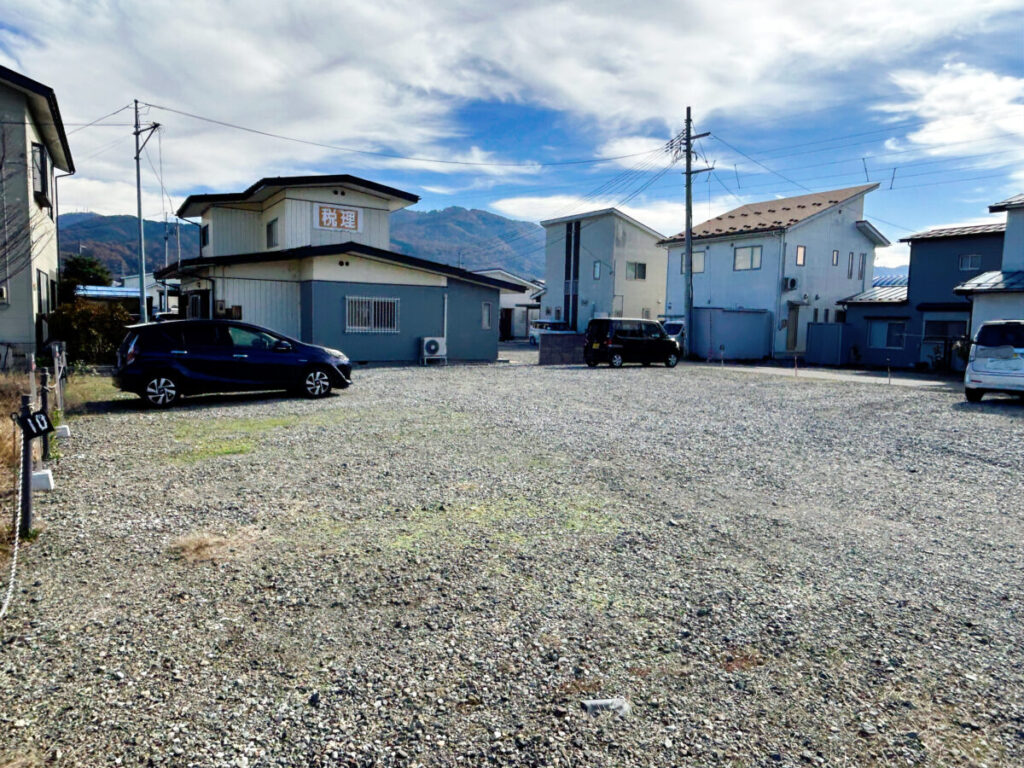 純喫茶ダット 駐車場 店舗向かい3台
