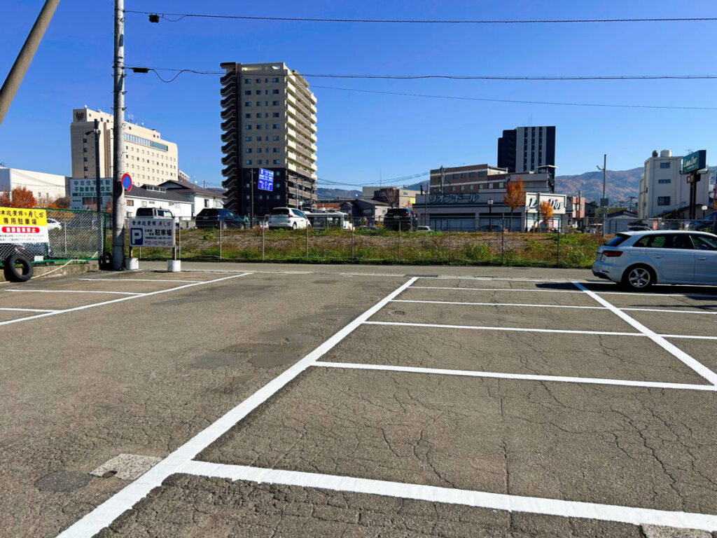 会津迎賓館 寿し万 駐車場