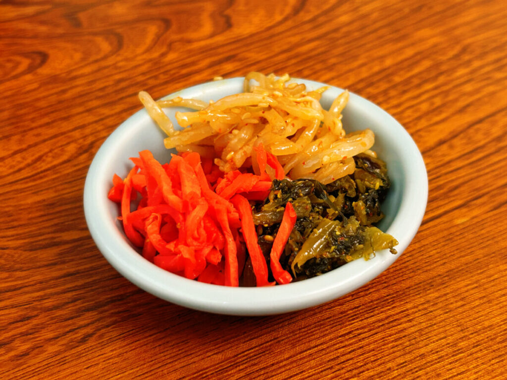 お食事処あおやま とんこつ 薬味 紅生姜 辛もやし 高菜