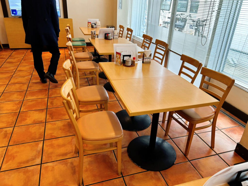 レストランタイム 店内 写真