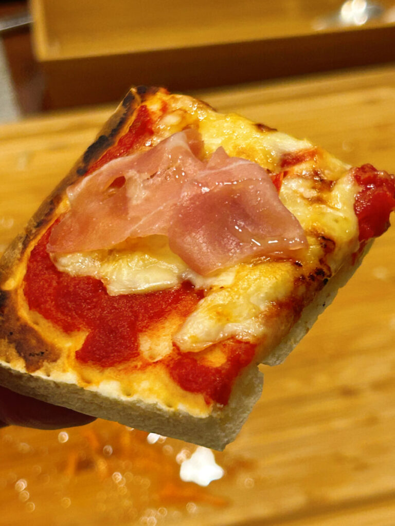 レストラン ラ レゾン （Restaurant la Raison）ディナー 飲み放題コース 生ハムのピザ