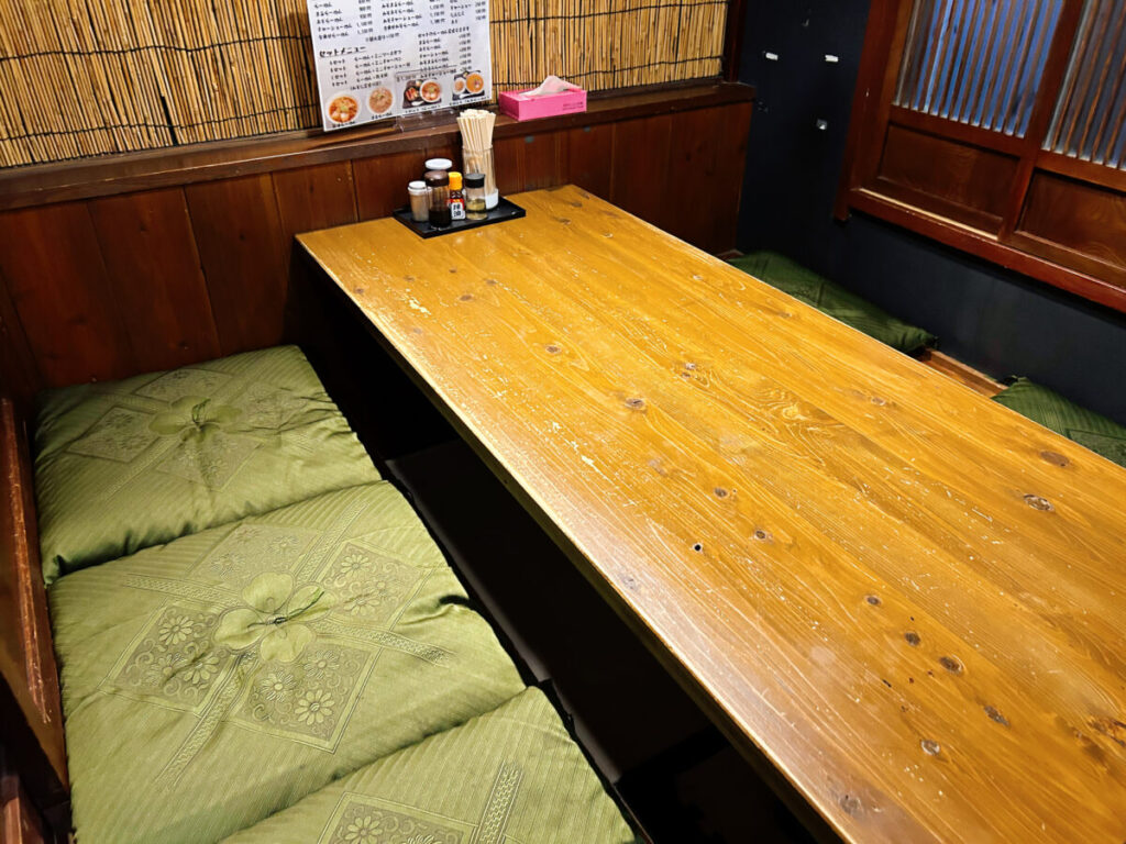 らぁ麺 まる 店内 写真 個室