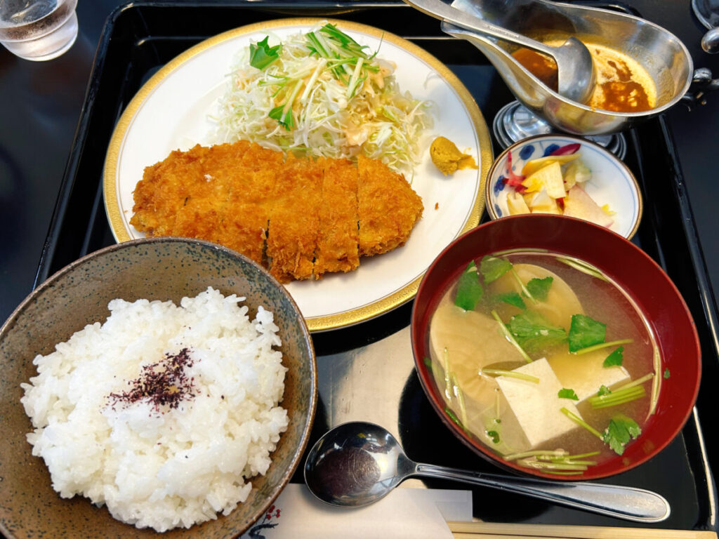 會津遊食たか膳 黒豚とんかつ定食とチョットのカレー
