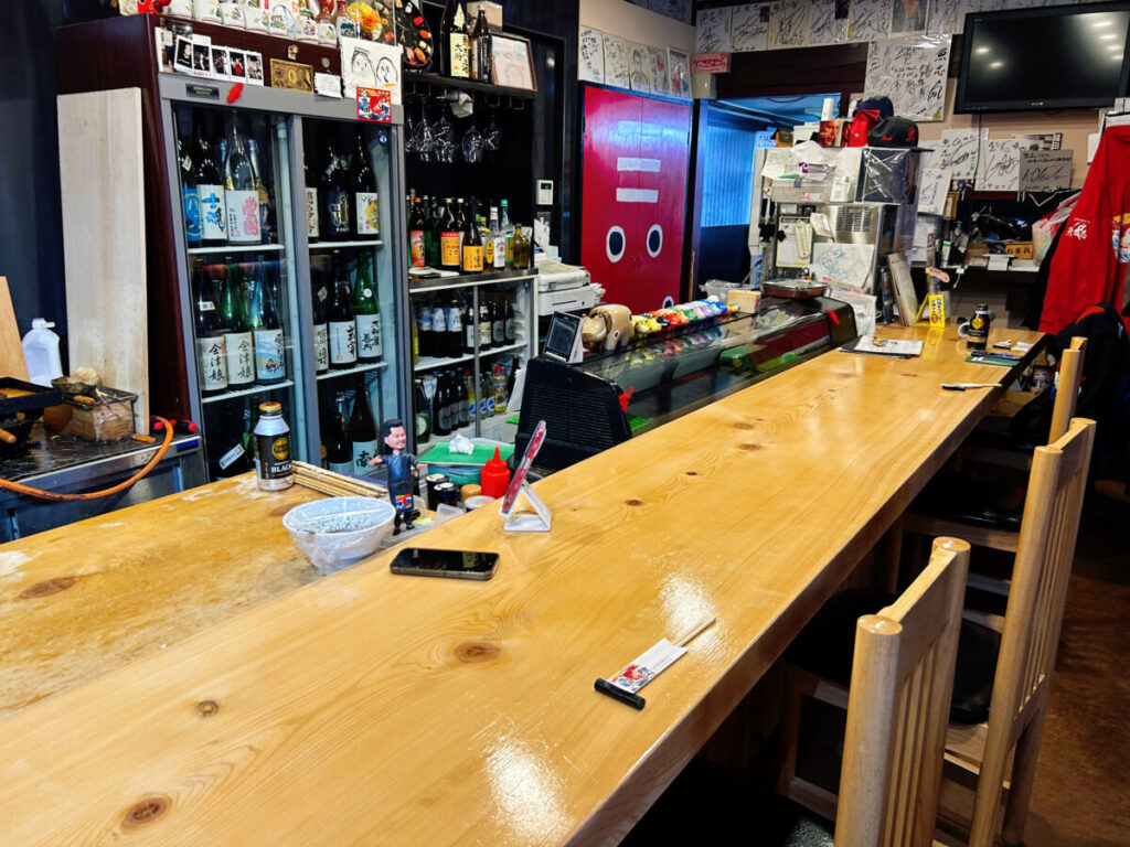 魚志 店内の雰囲気