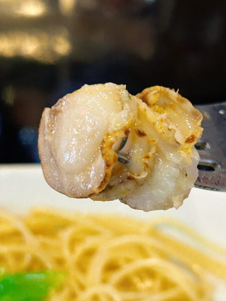 會津バル ランチ メイン
魚介・キャベツ・ヤングコーンの場ガーリックパスタ