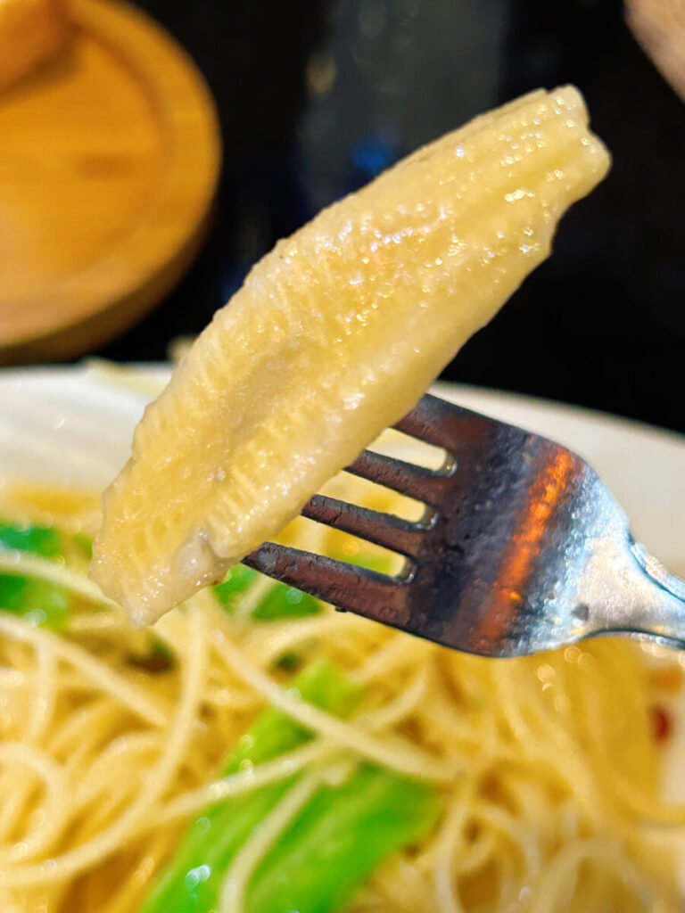 會津バル ランチ メイン
魚介・キャベツ・ヤングコーンの場ガーリックパスタ