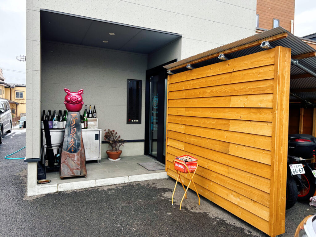 担々麺とお肉の会社みなかわ 店舗入口