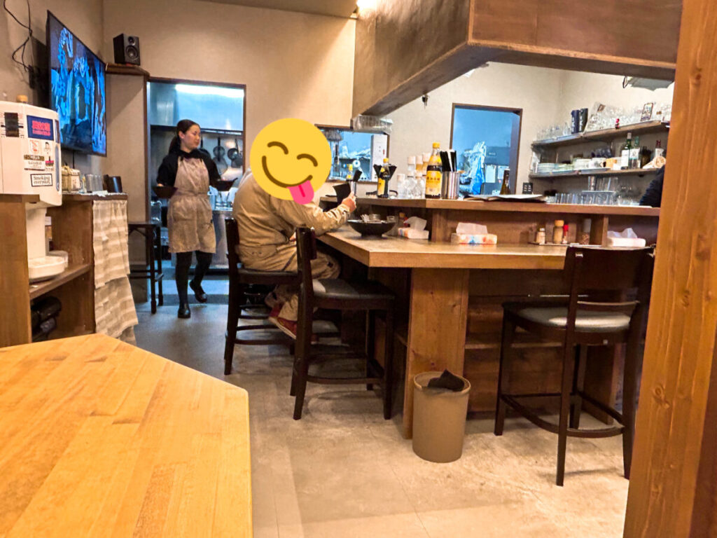 担々麺とお肉の会社みなかわ 店内写真