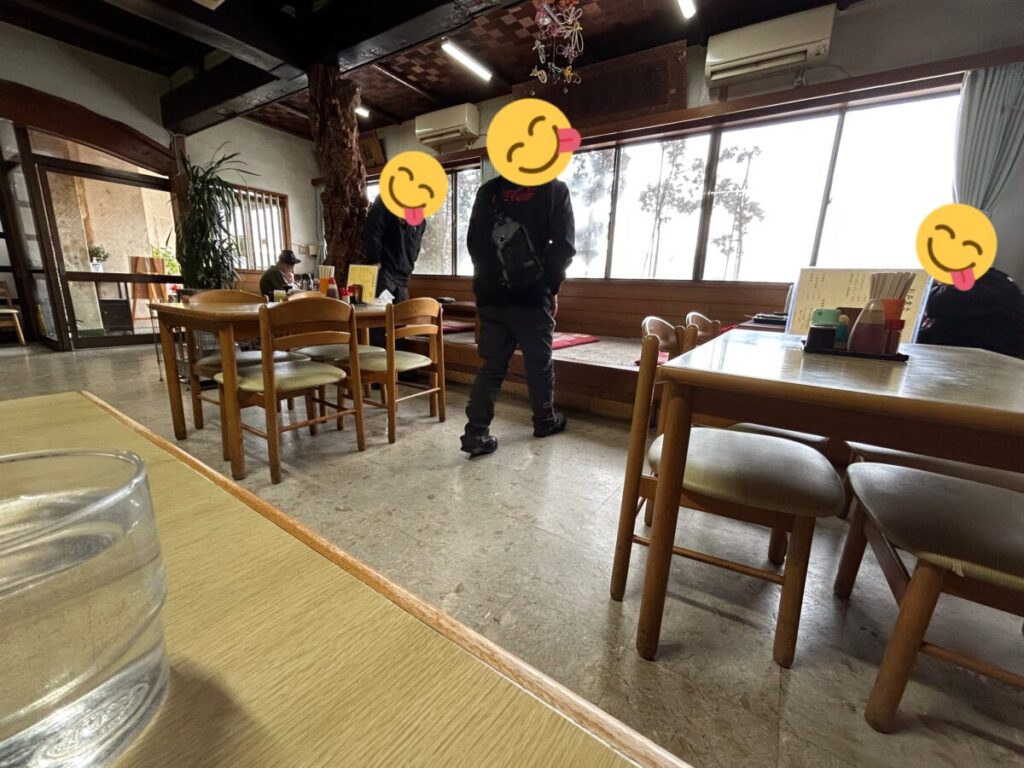 若喜食堂 店内 雰囲気 写真
