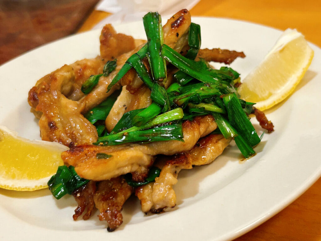 お酒とお肴 鍛冶屋 鶏せせりとニラ炒め