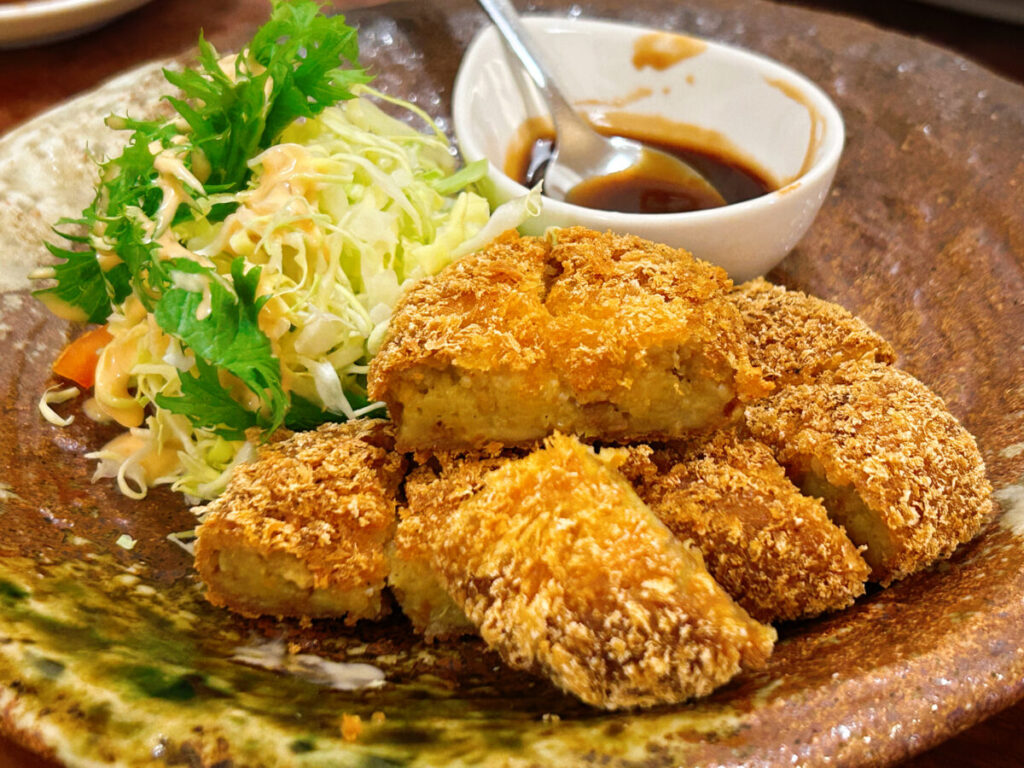 お酒とお肴 鍛冶屋  カレー風味コロッケ