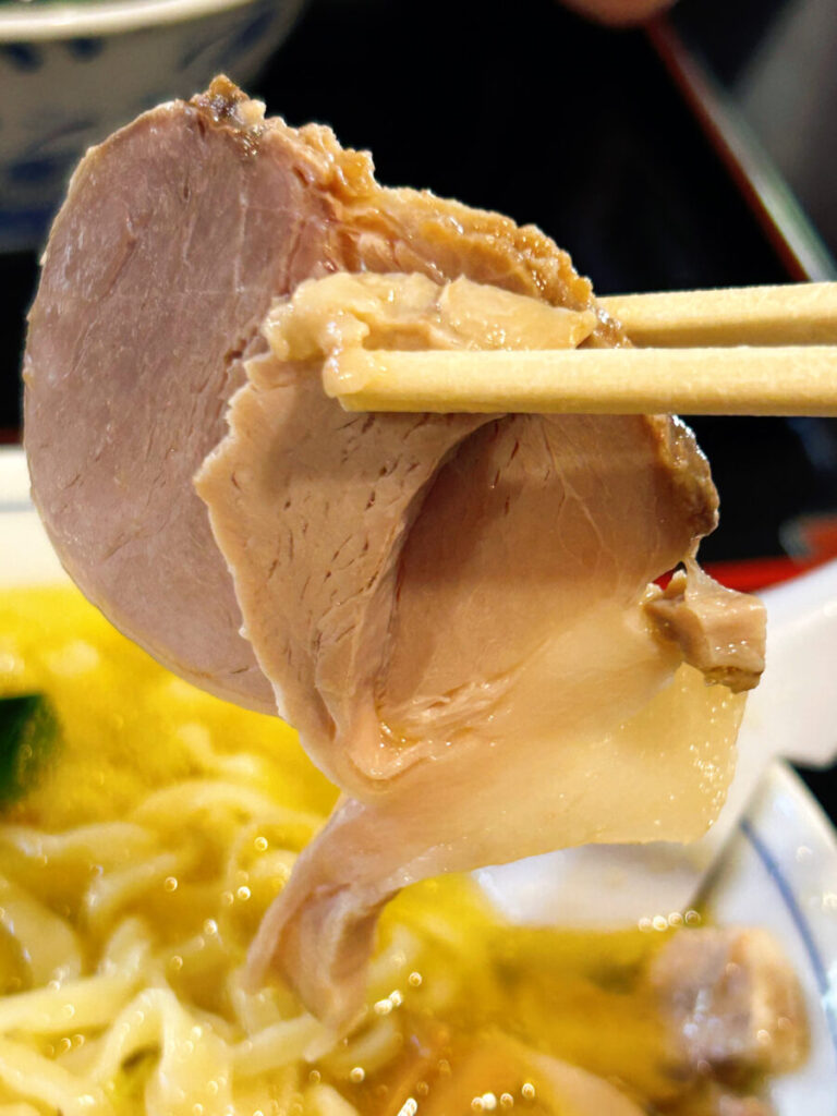 ひとつぶの麦 黄金の塩そば 手打ち麺 大盛 ラーメン