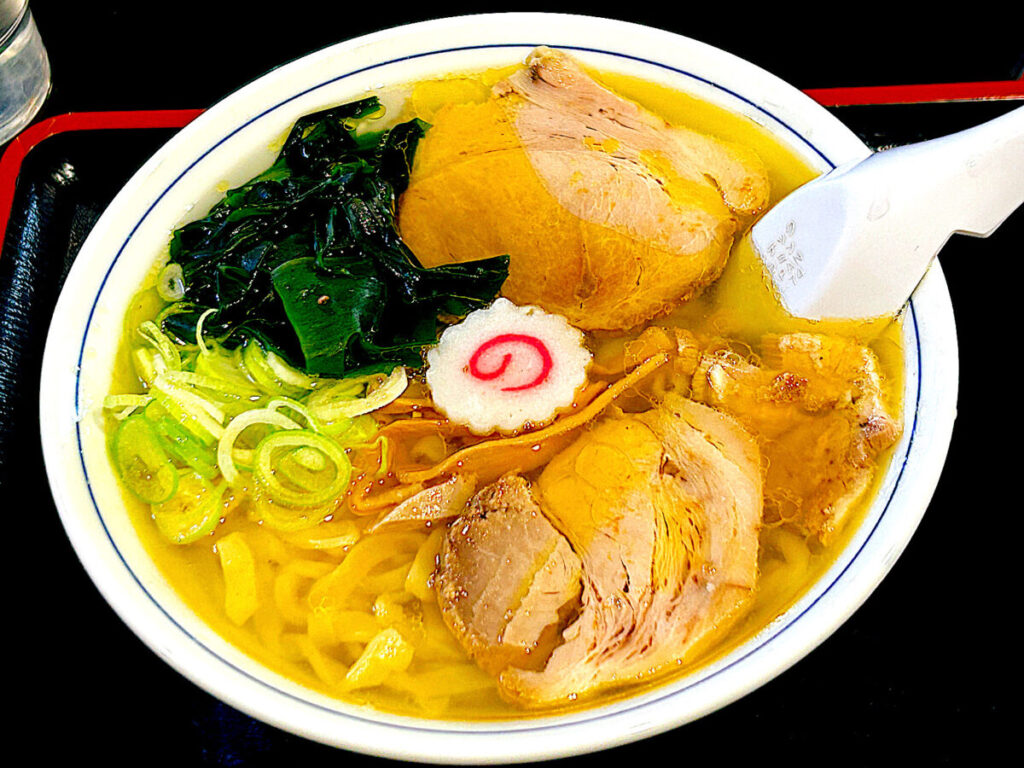 ひとつぶの麦 黄金の塩そば 手打ち麺 大盛 ラーメン