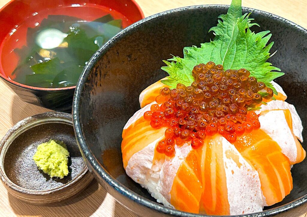 わいわい丸 サーモン親子丼 ランチ