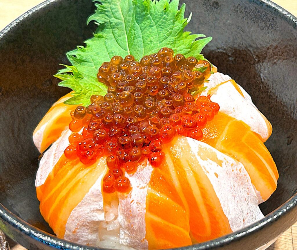 わいわい丸 サーモン親子丼 ランチ