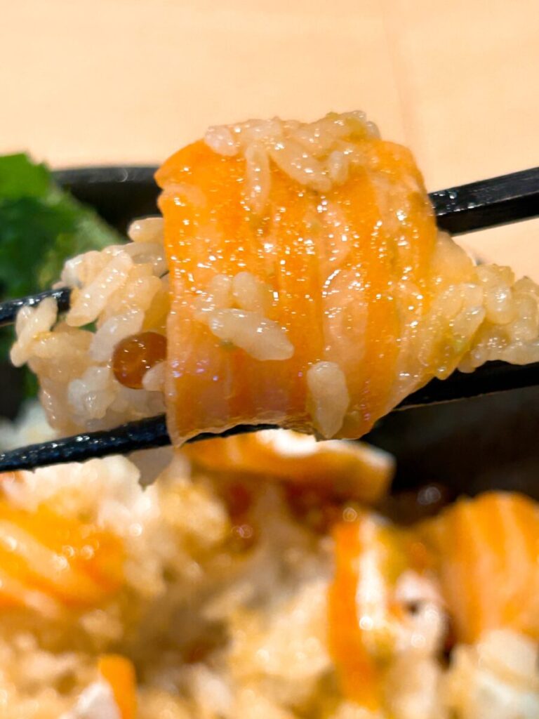 わいわい丸 サーモン親子丼 ランチ