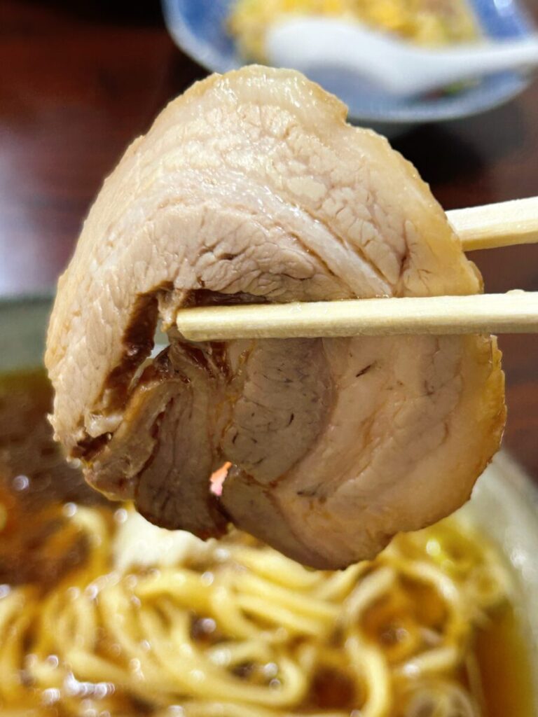 あたごや食堂 ワンタンメン 厚切りチャーシュー