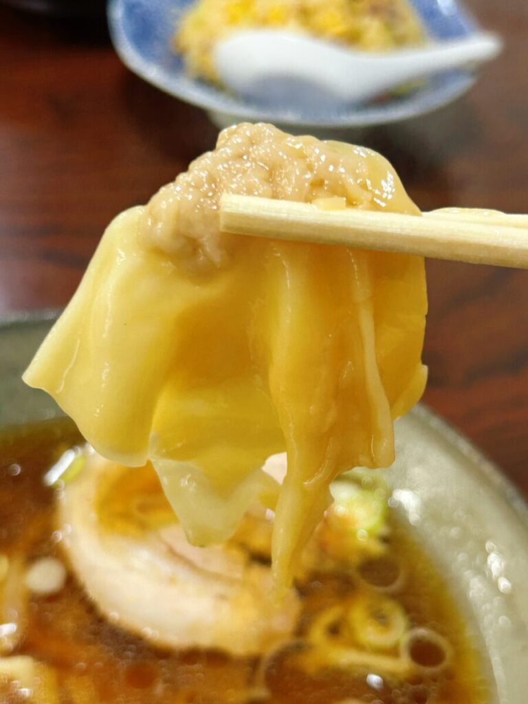 あたごや食堂 ワンタンメン 自家製 自家製皮 自家製ワンタン
