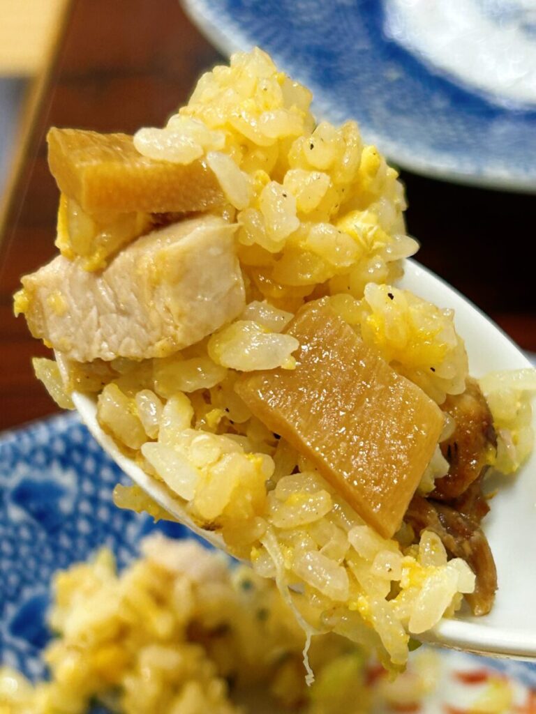 あたごや食堂 ワンタンメン 半チャーハン