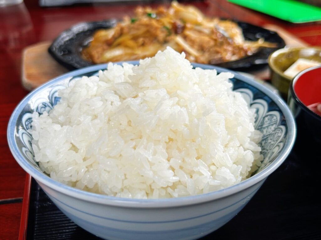 赤い屋根 牛焼肉定食 具大盛 ライス大盛 ランチ 写真