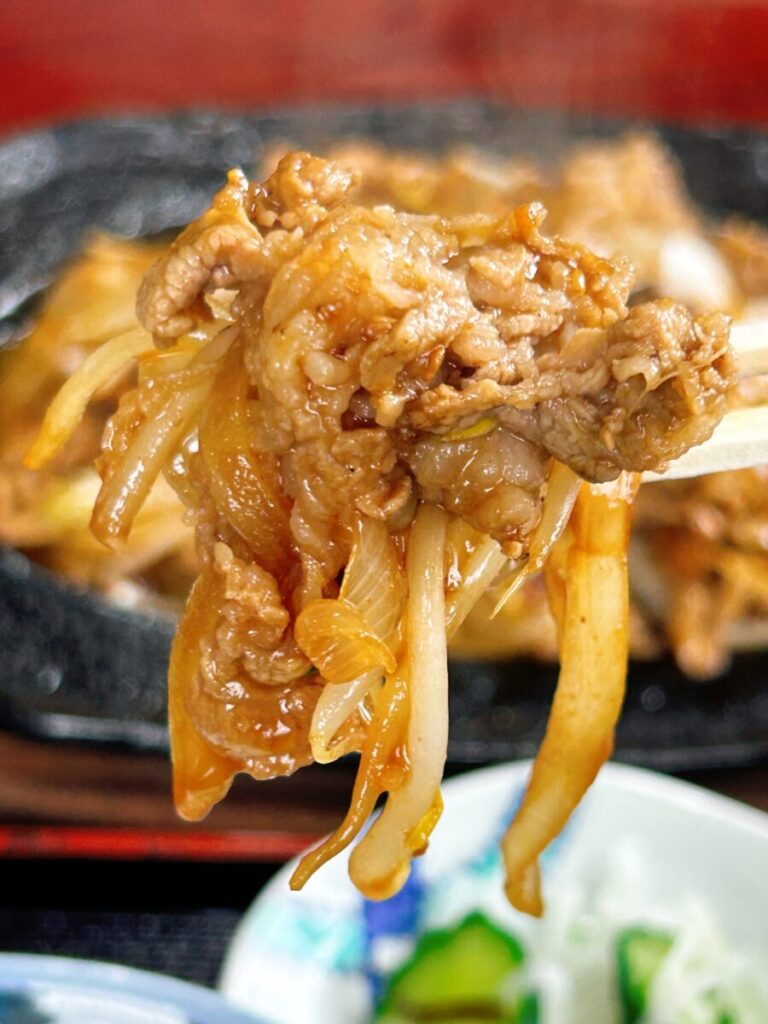 赤い屋根 牛焼肉定食 具大盛 ライス大盛 ランチ 写真