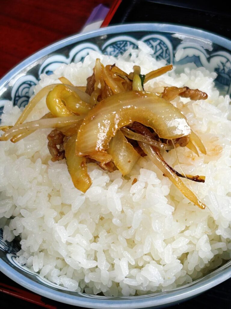 赤い屋根 牛焼肉定食 具大盛 ライス大盛 ランチ 写真