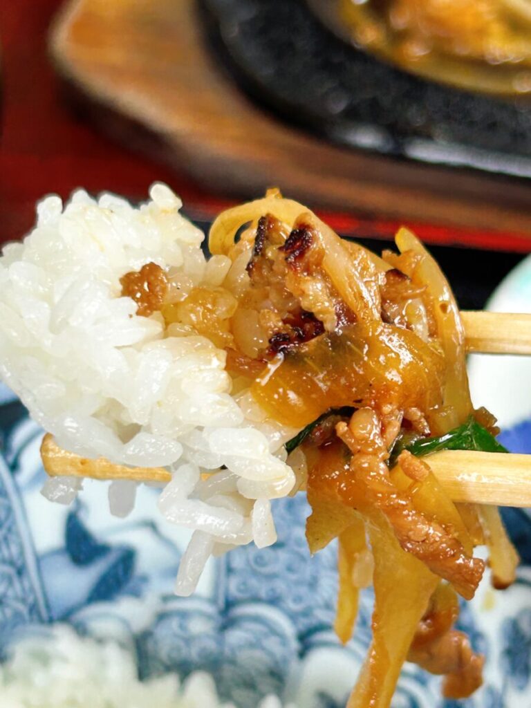 赤い屋根 牛焼肉定食 具大盛 ライス大盛 ランチ 写真