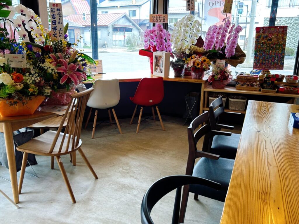 Inacafe_青木呉服店 店内 開店 写真 雰囲気