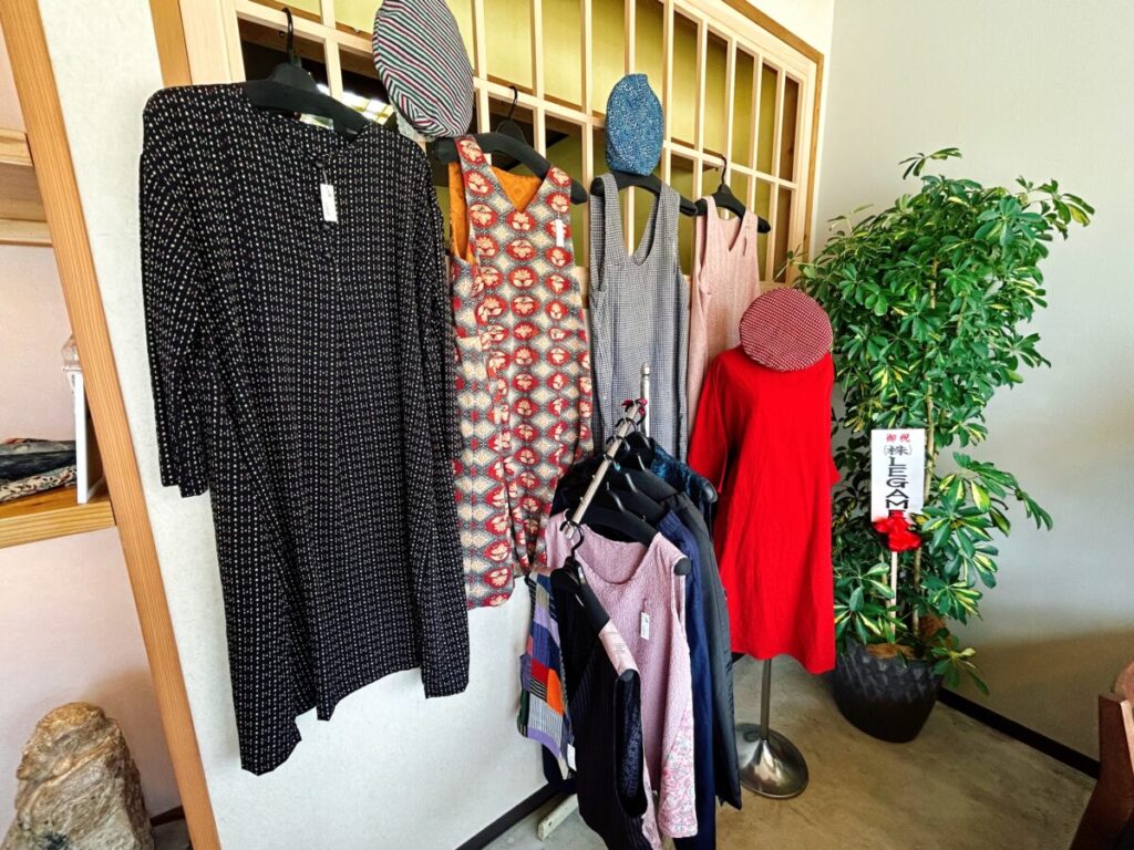 Inacafe_青木呉服店 店内 雰囲気 写真 着物 仕立て直し 写真