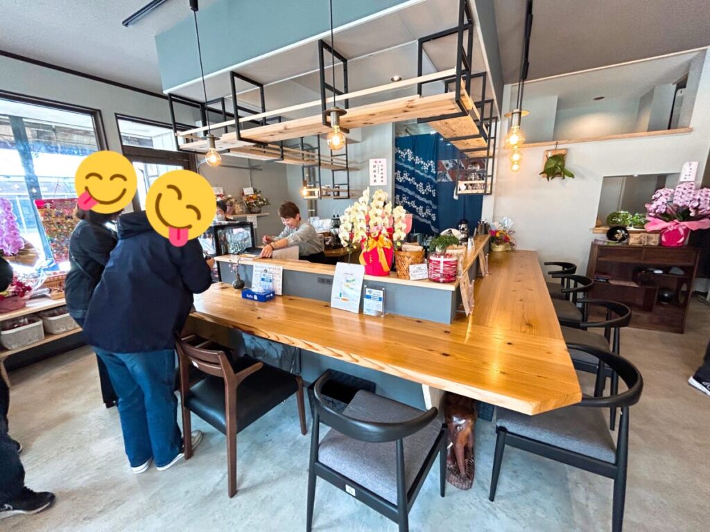 Inacafe_青木呉服店 店内 雰囲気 写真